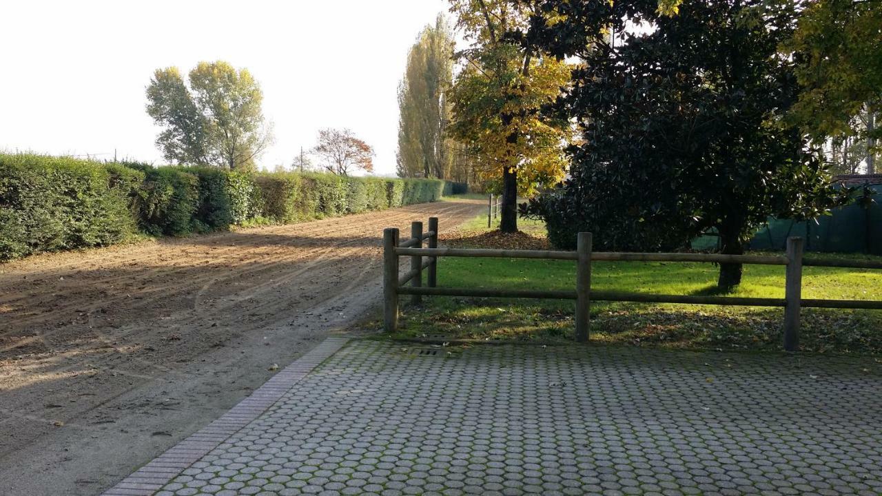 Scuderia 100 Pertiche Villa Villanterio Exteriör bild