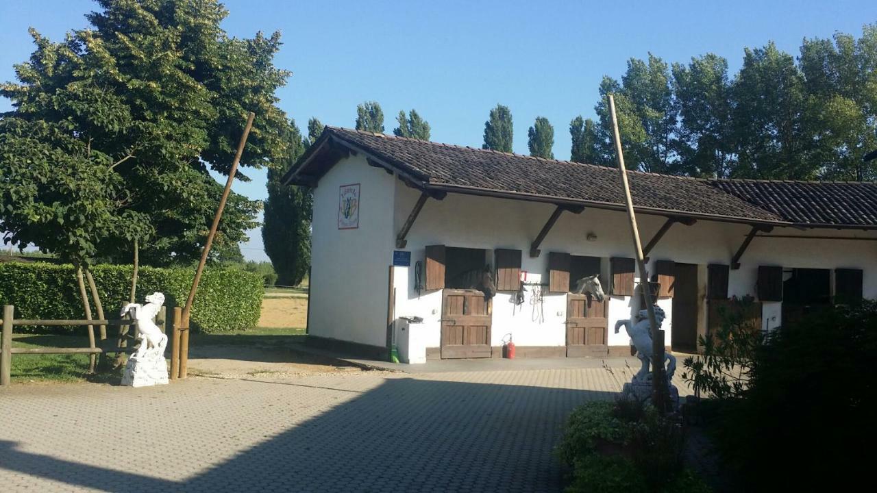 Scuderia 100 Pertiche Villa Villanterio Exteriör bild